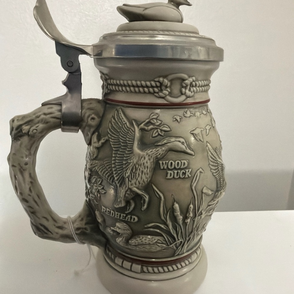 Avon Ducks of the American Wilderness Stein